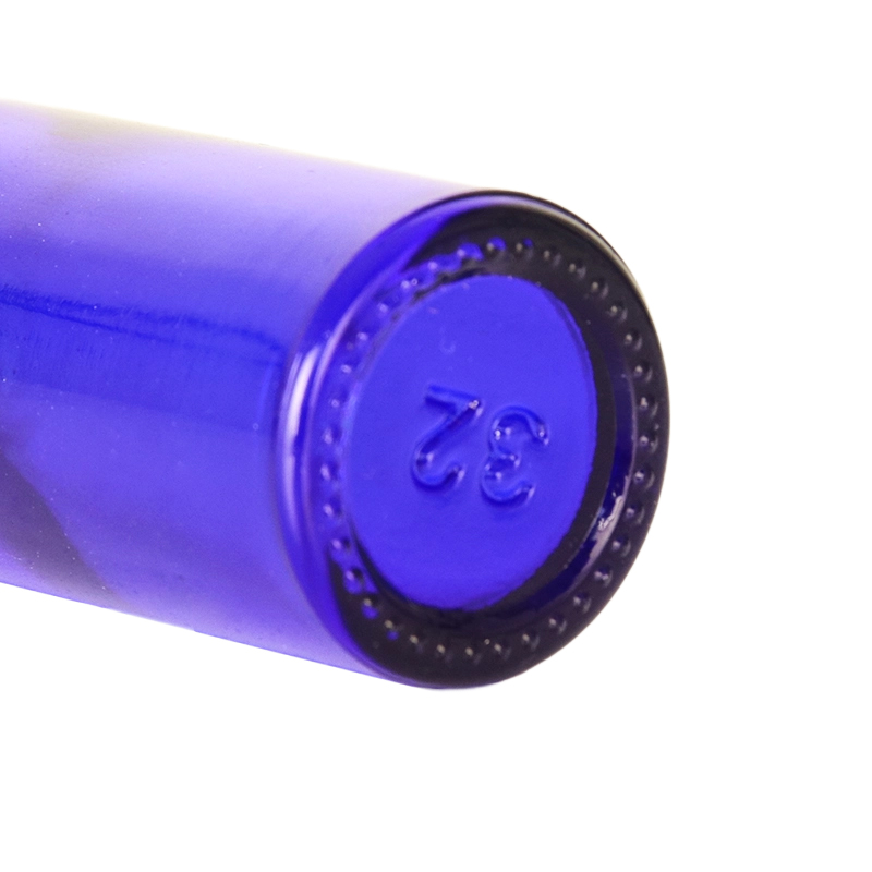 毎日の使用のための 15 ml ブルー ガラス エッセンシャル オイル ボトル